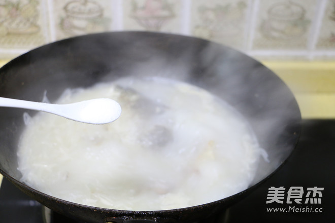 Carp Soup with Shredded Radish recipe