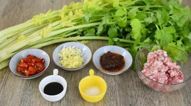 Celery Bao Stir-fried Minced Pork recipe