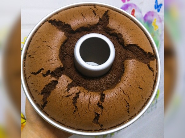 Hollow Cocoa Chiffon Cake (15cm) recipe