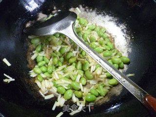 Stir-fried Edamame with Leek Sprouts recipe