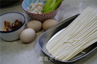 Minced Pork Noodles in Fresh Soup recipe