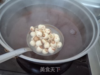 Lotus Seed Red Bean White Fungus Soup recipe