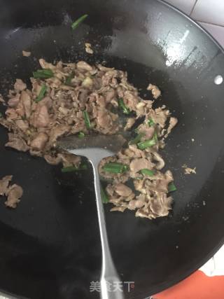 Stir-fried Pork with Garlic Sprouts recipe