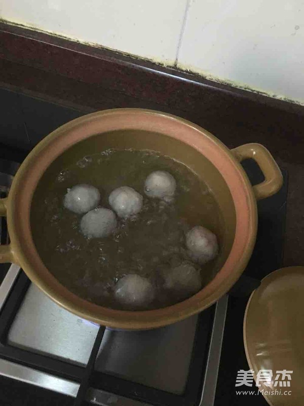 Lettuce and Meatballs Cut Noodles recipe