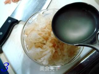 [fujian Cuisine]-banquet Dishes "fried White Fungus with Minced Chicken" recipe