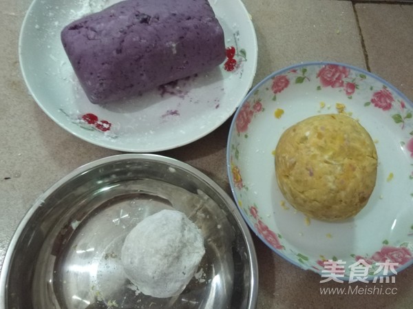 Three-color Taro Ball Milk Sago recipe