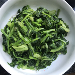 Spinach Mixed with Small Bean Sprouts recipe