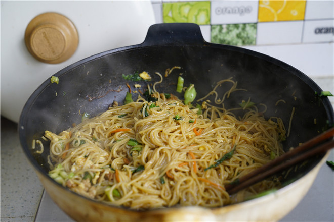 Fried Noodles with Vegetables and Eggs recipe