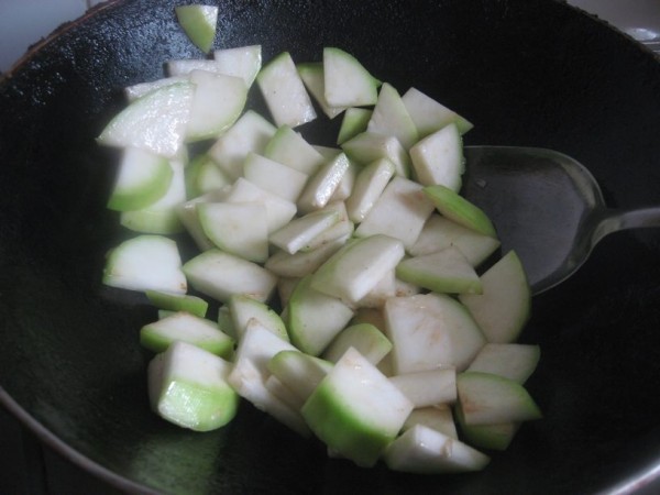 Stir-fried Gourd with Tomatoes recipe