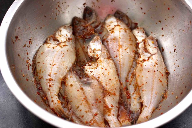 Spicy Cumin Sliced Mouth Fish recipe