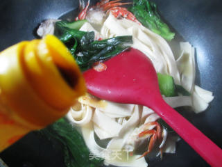 Cabbage Flower Crab Belt Noodle recipe