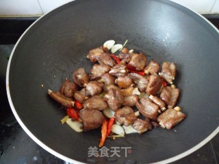 Four Steps to Make Spicy and Enjoyable [spicy Spare Ribs] recipe