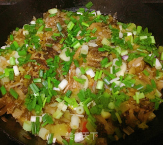 Braised Crucian Carp with Pickled Peppers in Soy Sauce recipe