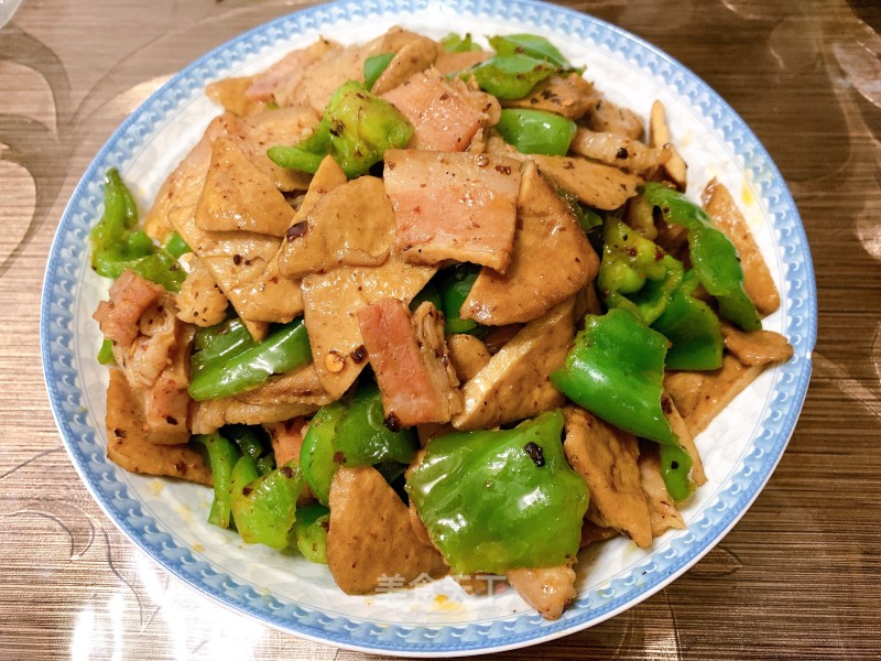 Stir-fried Bacon with Green Pepper Tea recipe