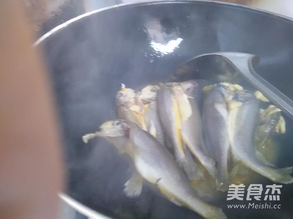 Braised Small Yellow Croaker recipe