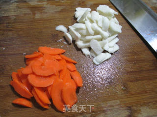 Stir-fried Celery with Carrots and Water Chestnuts recipe