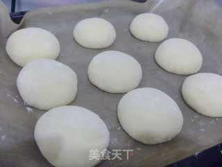 [yiru's Private House Baking] My Favorite is Red Bean Paste---patterned Red Bean Paste Bread recipe