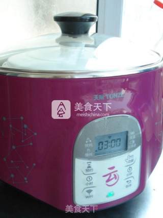 [tonze Microcomputer Water-proof Electric Cooker] Rock Sugar, White Fungus and Lotus Seed Soup recipe