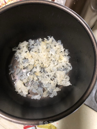 Tremella Lily Soup recipe