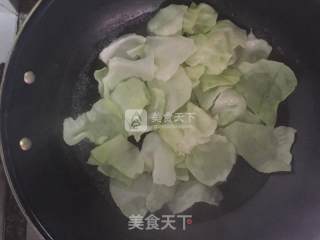 Fried Shredded Cabbage with Oil Residue recipe