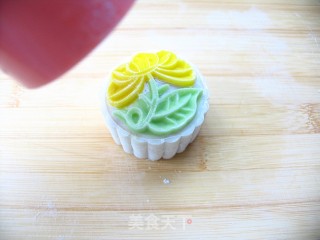 I Wish You All A Happy Mid-autumn Festival-corn and Horseshoe Snowy Mooncakes recipe