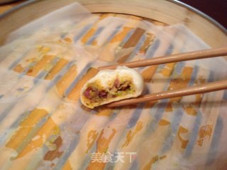 Chinese Cabbage Sausage Buns recipe