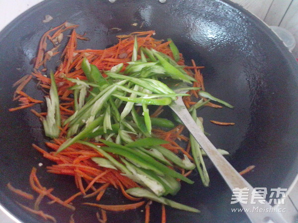 Shredded Pork with Green Pepper and Carrot recipe