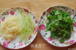 Cold Delicacy for Clearing Away Heat, Moisturizing Lungs, Relieving Cough, Eliminating Phlegm, Nourishing Stomach and Detoxifying—sliced Tofu in Cold Salad recipe