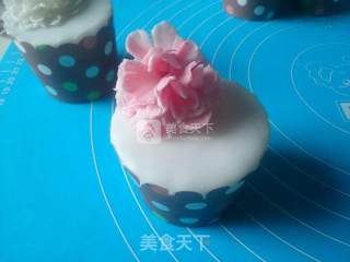 Carnation Fondant Cake recipe