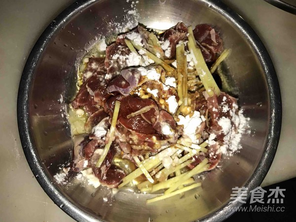 Three-color Fresh Fried Beef Tendon recipe