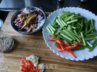 Stir-fried Duck Kidney with Garlic Moss recipe