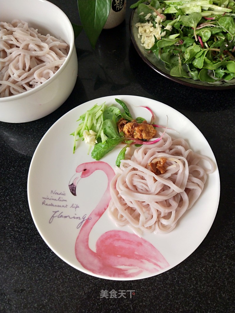 Hand-rolled Noodles with Purple Cabbage Sauce and Egg Sauce recipe