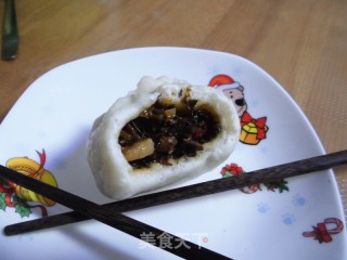 Plum Dried Vegetable Meat Bun recipe