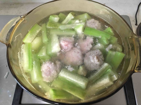 Loofah Meatball Soup recipe