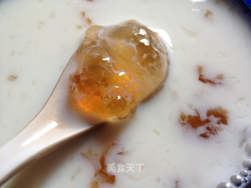 Peach Gum Milk Sago recipe