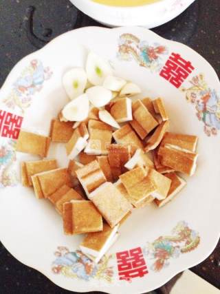 Stir-fried Bean Curd with Winter Bamboo Shoots recipe