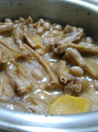 Braised Duck Feet with Peanuts