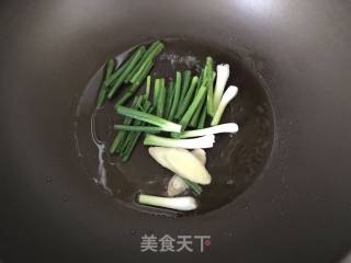 Beer-boiled Mushrooms and Potatoes Chicken Wings recipe