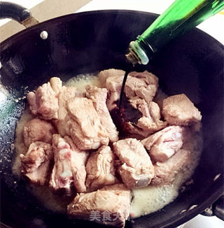 Soybean, Lotus Root and Pork Ribs Soup recipe
