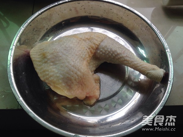 Steamed Chicken with Fresh Cordyceps Flowers and Fungus recipe