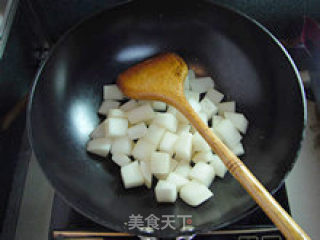 A Nutritious Appetizer in Winter-beef Stew with Radish recipe