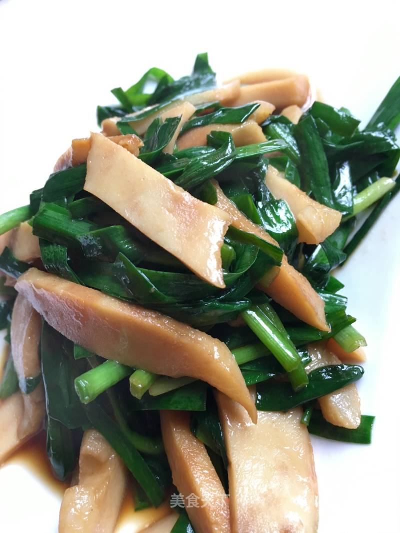 Stir-fried Golden Abalone with Leek recipe