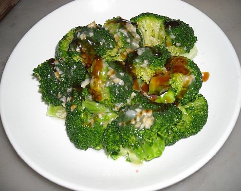 Broccoli with Garlic Abalone Sauce recipe