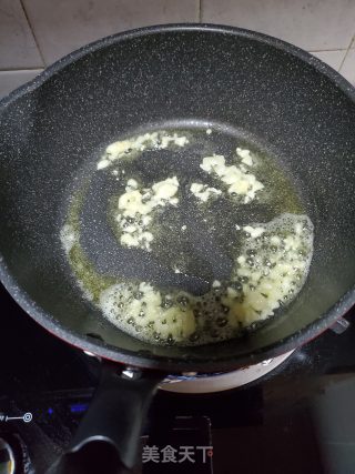 Stir-fried Red Amaranth with Garlic recipe