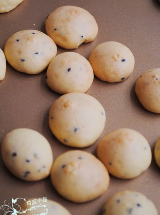 Black Sesame Egg Yolk Biscuits recipe