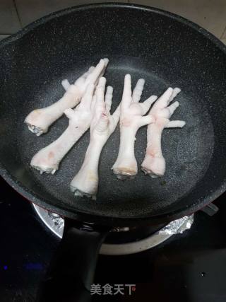 Watercress Pot Chicken Feet Peanut Eyebrow Soup recipe