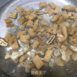 Stir-fried Fat Intestines with Green Peppers recipe