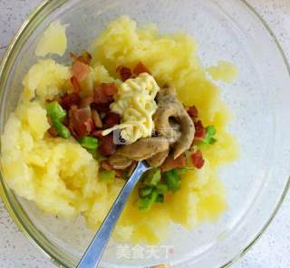 Simple Baked Bacon Mashed Potatoes recipe