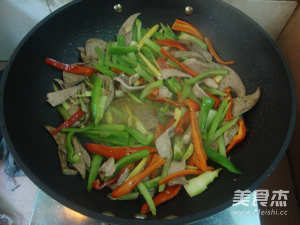 Stir-fried Parsley with Pork Liver recipe