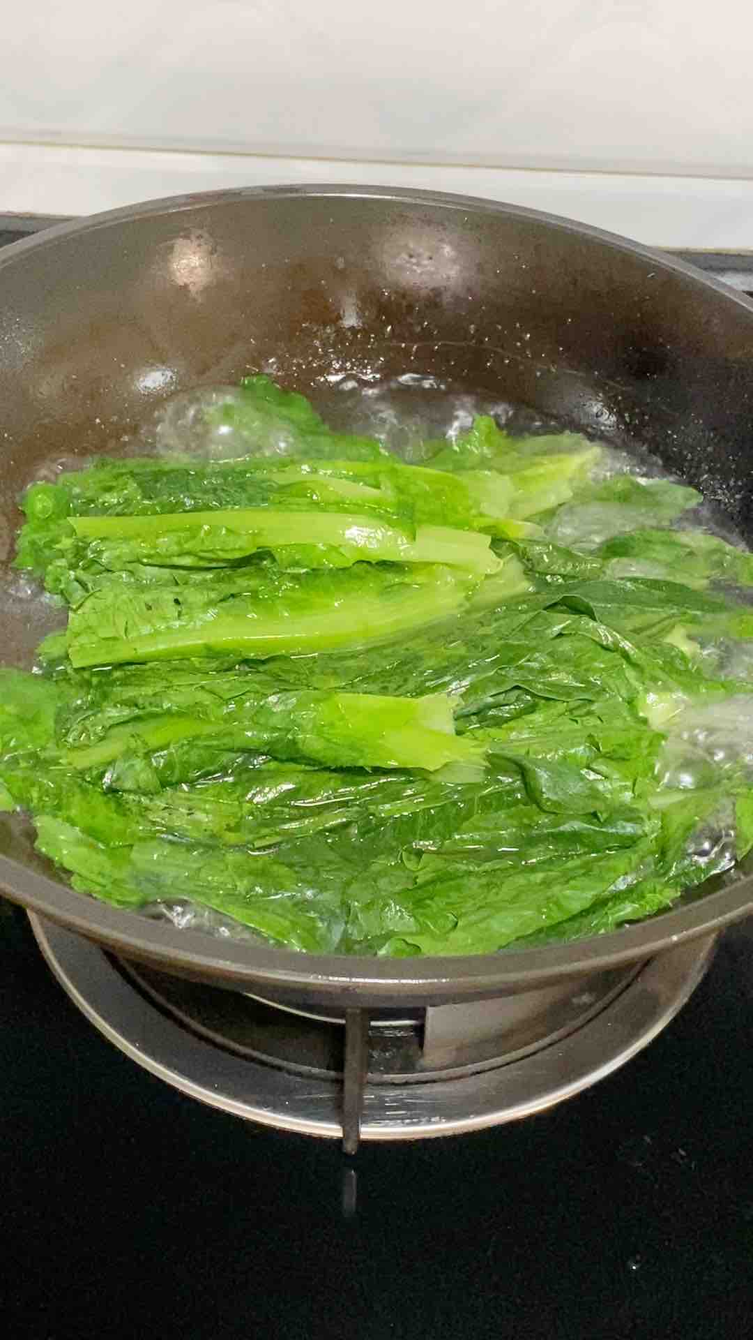 Home Cooking, Lettuce in Soy Sauce recipe